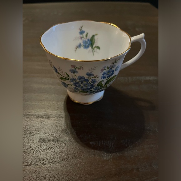 Royal Albert Forget Me Not Teacup - Picture 5 of 6